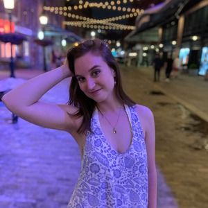 Meet your Posher, Emily